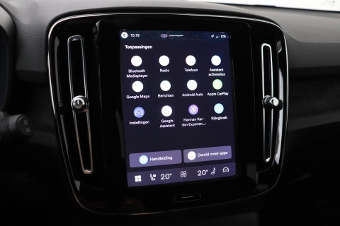 Volvo EX40 Single Motor Extended Range Plus Black Ed. 82 kWh | 360° Camera | ACC | 20 Inch | Stoel+Stuurverwarming | Harman/Kardon