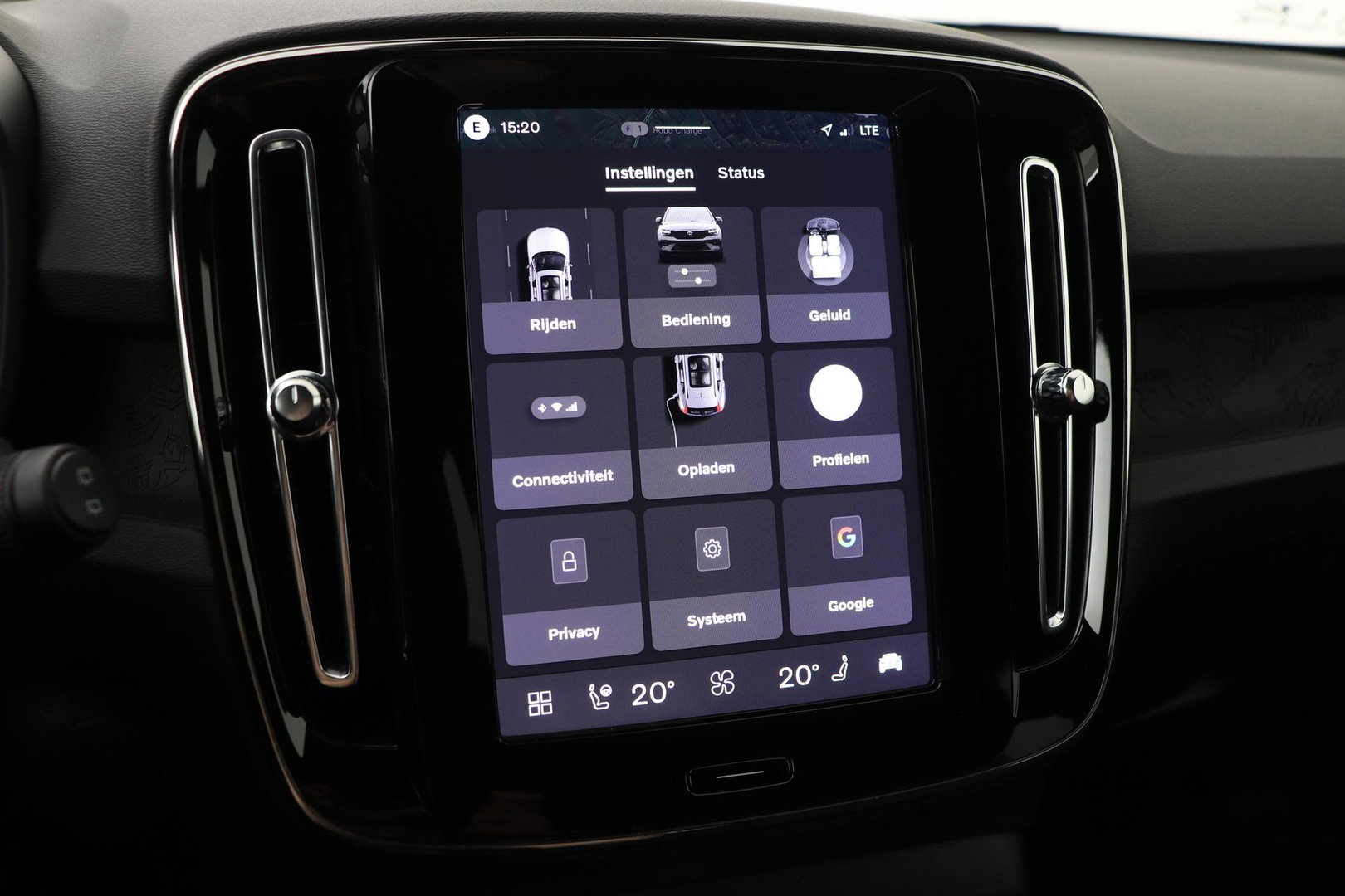Volvo EX40 Single Motor Extended Range Plus Black Ed. 82 kWh | 360° Camera | ACC | 20 Inch | Stoel+Stuurverwarming | Harman/Kardon