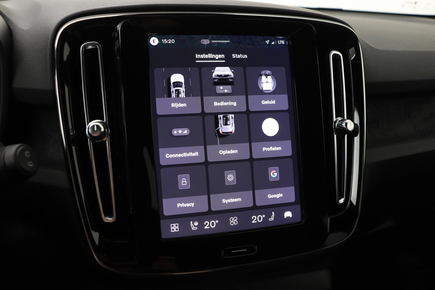 Volvo EX40 Single Motor Extended Range Plus Black Ed. 82 kWh | 360° Camera | ACC | 20 Inch | Stoel+Stuurverwarming | Harman/Kardon