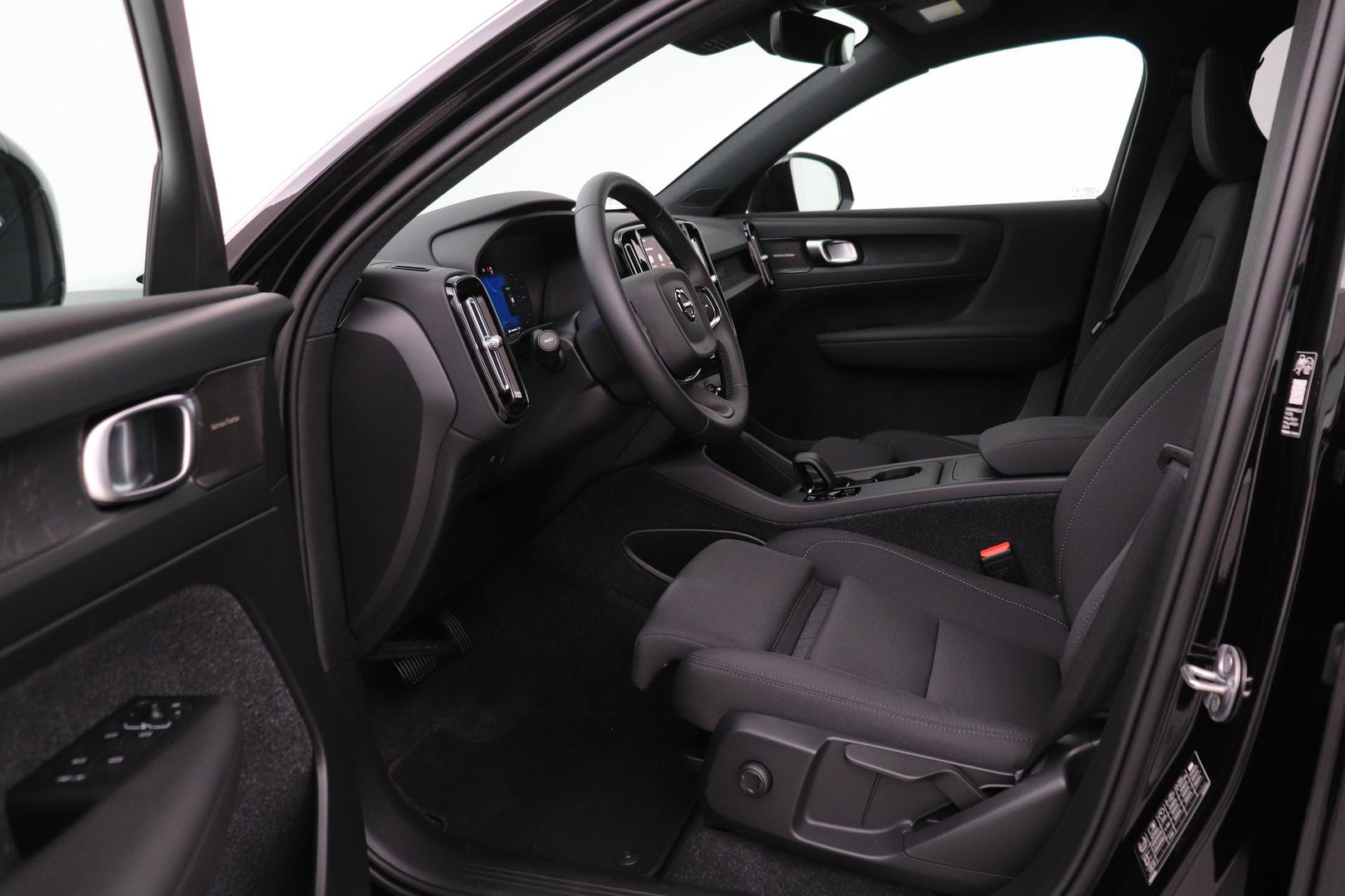 Volvo EX40 Single Motor Extended Range Plus Black Ed. 82 kWh | 360° Camera | ACC | 20 Inch | Stoel+Stuurverwarming | Harman/Kardon