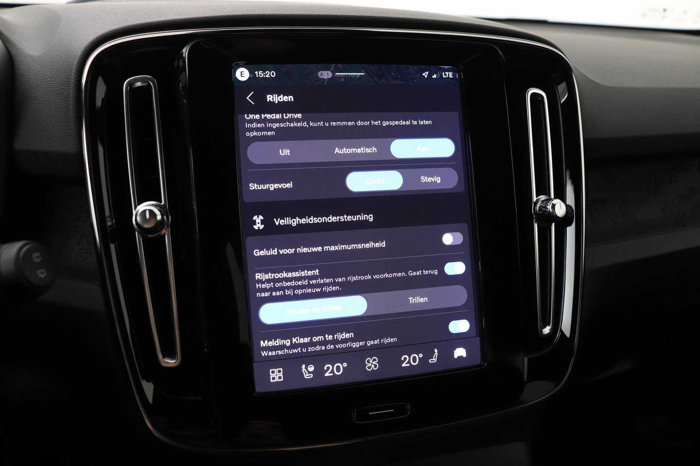 Volvo EX40 Single Motor Extended Range Plus Black Ed. 82 kWh | 360° Camera | ACC | 20 Inch | Stoel+Stuurverwarming | Harman/Kardon