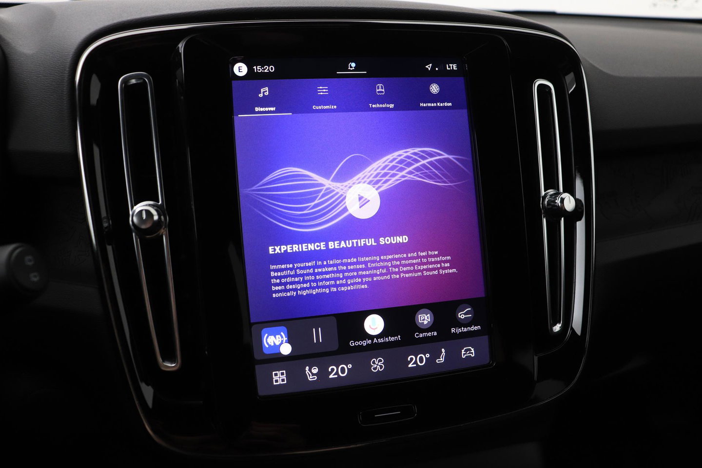 Volvo EX40 Single Motor Extended Range Plus Black Ed. 82 kWh | 360° Camera | ACC | 20 Inch | Stoel+Stuurverwarming | Harman/Kardon