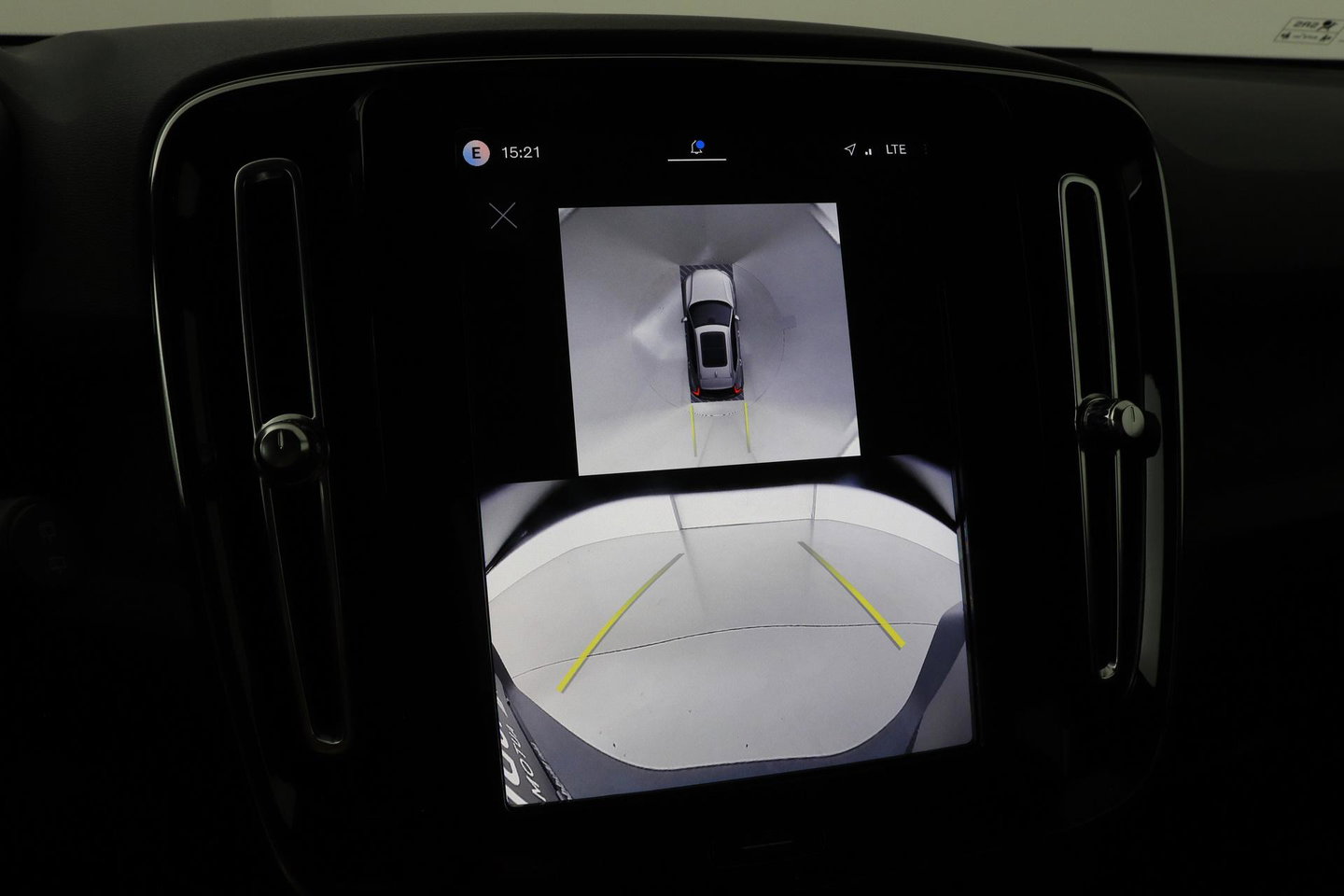 Volvo EX40 Single Motor Extended Range Plus Black Ed. 82 kWh | 360° Camera | ACC | 20 Inch | Stoel+Stuurverwarming | Harman/Kardon