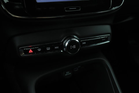 Volvo EX40 Single Motor Extended Range Plus Black Ed. 82 kWh | 360° Camera | ACC | 20 Inch | Stoel+Stuurverwarming | Harman/Kardon