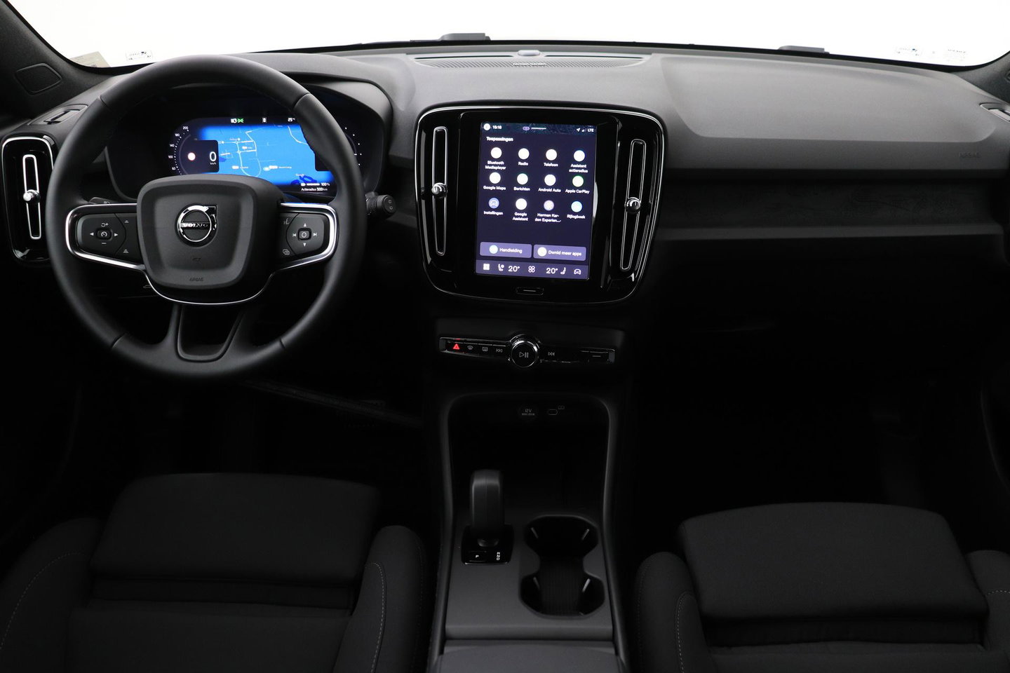 Volvo EX40 Single Motor Extended Range Plus Black Ed. 82 kWh | 360° Camera | ACC | 20 Inch | Stoel+Stuurverwarming | Harman/Kardon