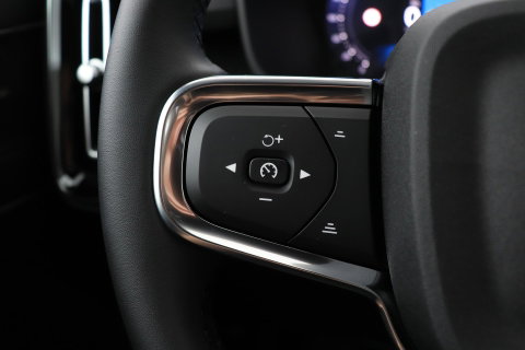 Volvo EX40 Single Motor Extended Range Plus Black Ed. 82 kWh | 360° Camera | ACC | 20 Inch | Stoel+Stuurverwarming | Harman/Kardon
