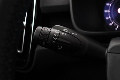 Volvo EX40 Single Motor Extended Range Plus Black Ed. 82 kWh | 360° Camera | ACC | 20 Inch | Stoel+Stuurverwarming | Harman/Kardon