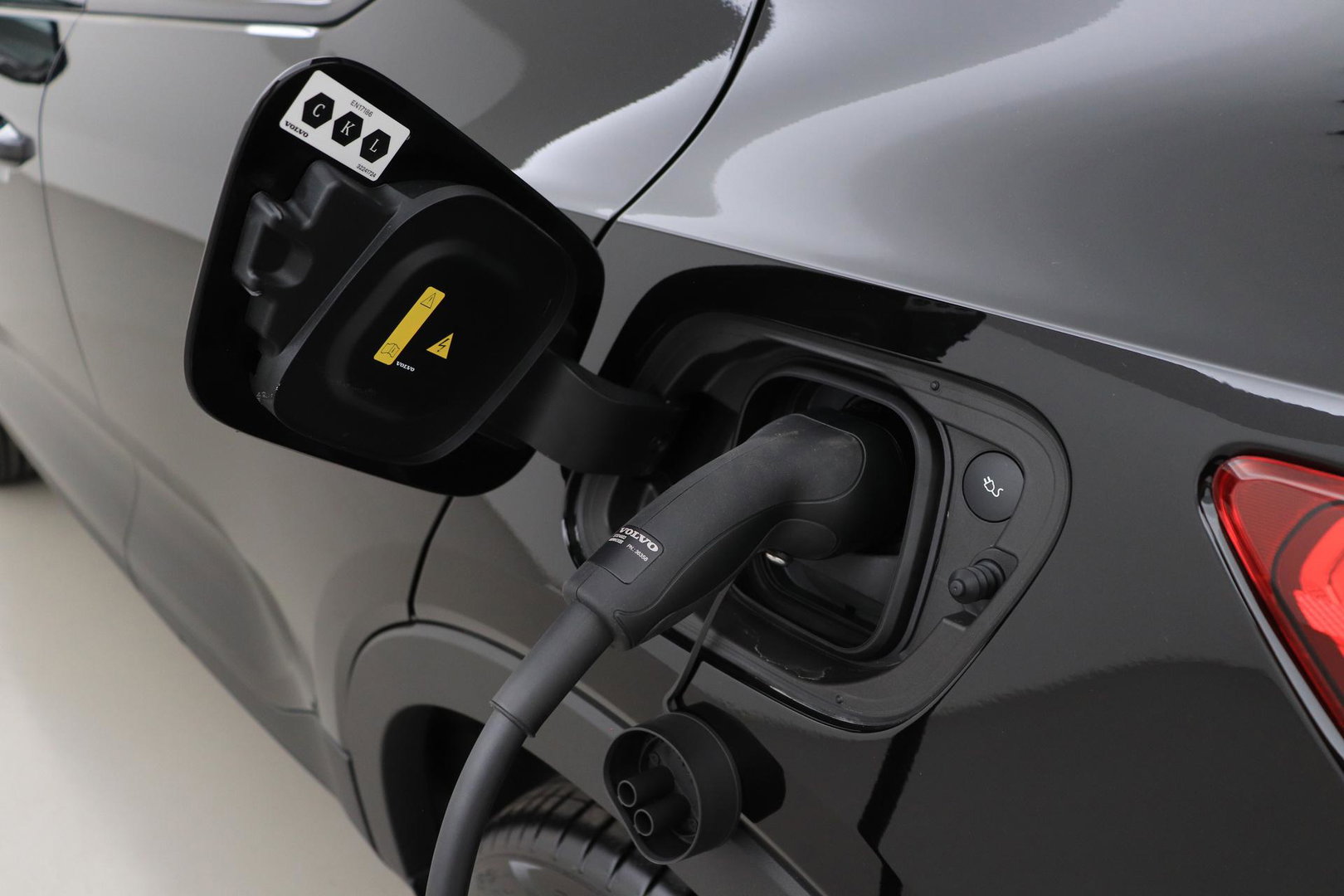 Volvo EX40 Single Motor Extended Range Plus Black Ed. 82 kWh | 360° Camera | ACC | 20 Inch | Stoel+Stuurverwarming | Harman/Kardon