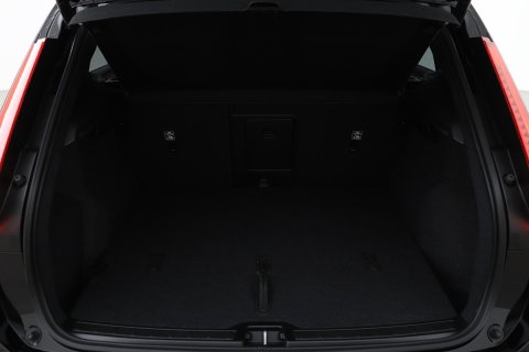 Volvo EX40 Single Motor Extended Range Plus Black Ed. 82 kWh | 360° Camera | ACC | 20 Inch | Stoel+Stuurverwarming | Harman/Kardon