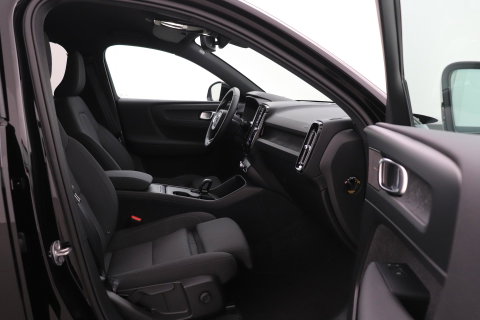 Volvo EX40 Single Motor Extended Range Plus Black Ed. 82 kWh | 360° Camera | ACC | 20 Inch | Stoel+Stuurverwarming | Harman/Kardon