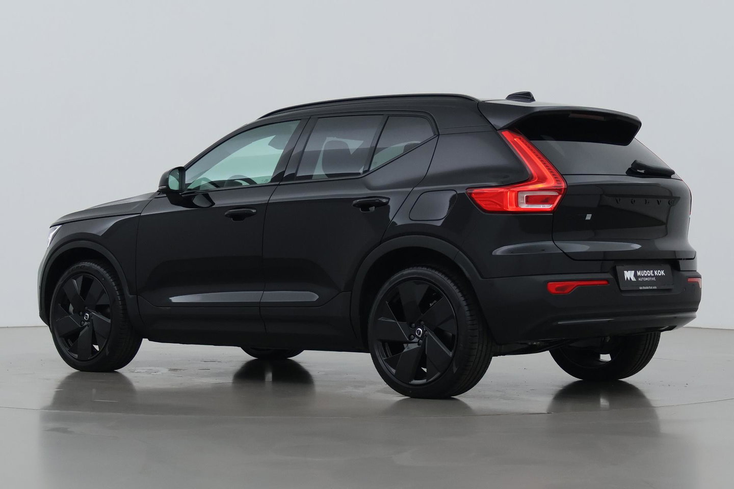Volvo EX40 Single Motor Extended Range Plus Black Ed. 82 kWh | 360° Camera | ACC | 20 Inch | Stoel+Stuurverwarming | Harman/Kardon