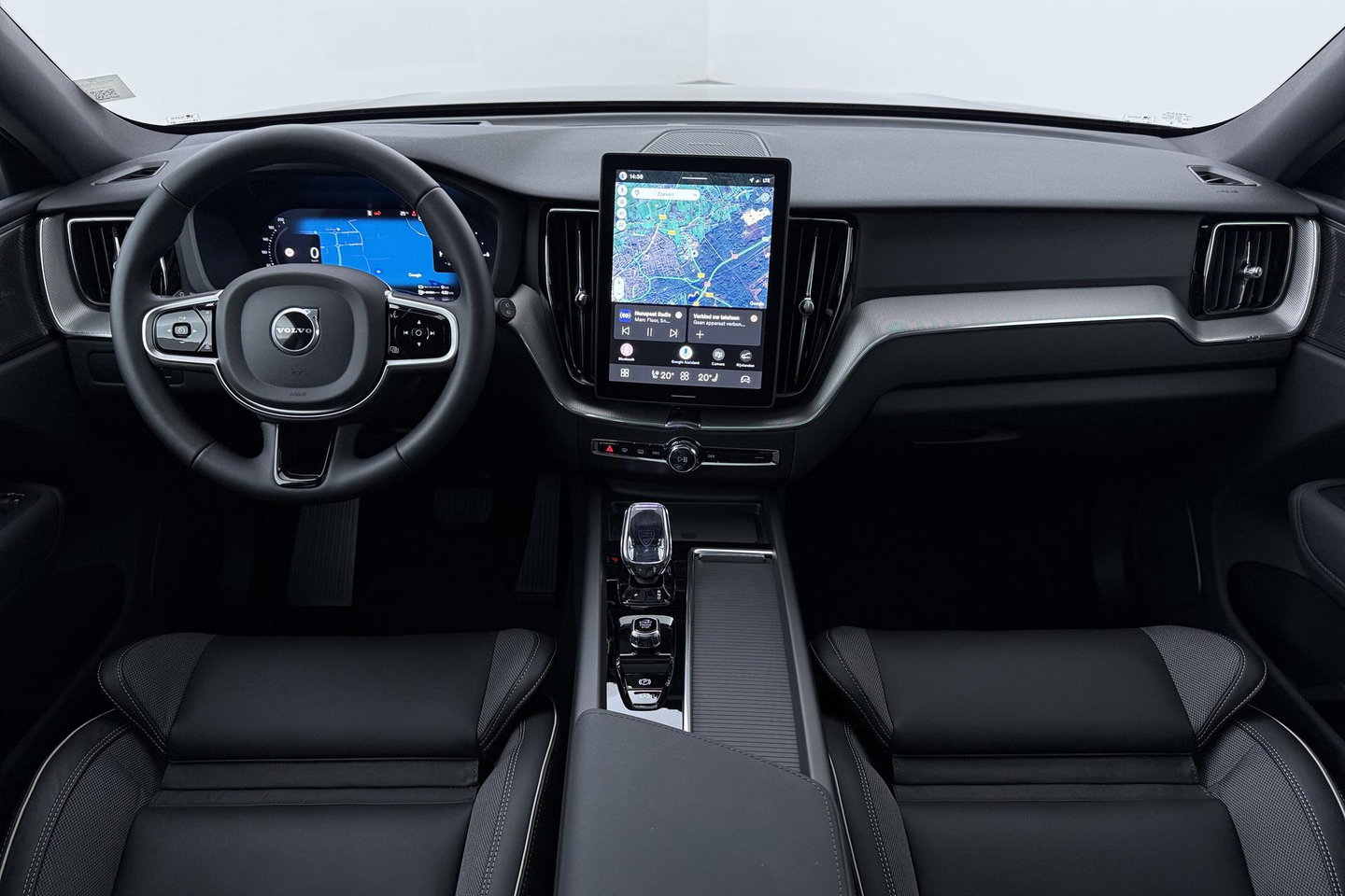 Volvo XC60 T8 Plug-in hybrid Ultra Black Edition | ACC | Panoramdak | Head-Up | Trekhaak | Harman/Kardon | 360° Camera | 21 Inch