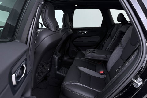 Volvo XC60 T8 Plug-in hybrid Ultra Black Edition | ACC | Panoramdak | Head-Up | Trekhaak | Harman/Kardon | 360° Camera | 21 Inch