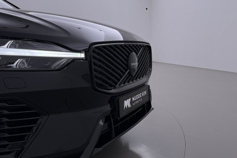 Volvo XC60 T8 Plug-in hybrid Ultra Black Edition | ACC | Panoramdak | Head-Up | Trekhaak | Harman/Kardon | 360° Camera | 21 Inch
