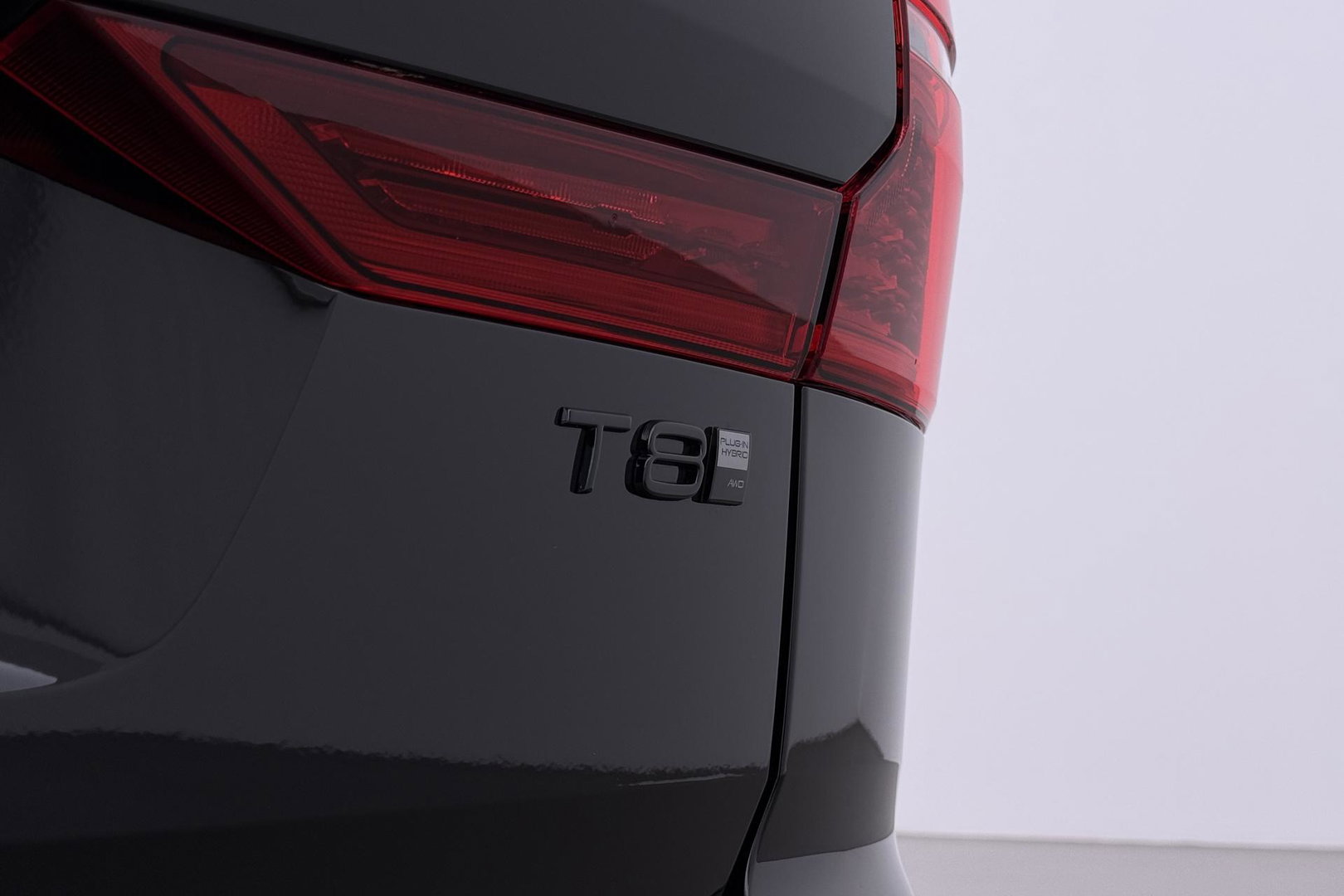 Volvo XC60 T8 Plug-in hybrid Ultra Black Edition | ACC | Panoramdak | Head-Up | Trekhaak | Harman/Kardon | 360° Camera | 21 Inch
