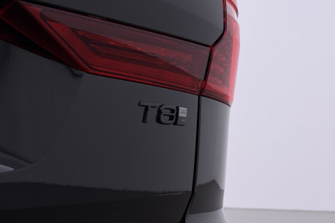 Volvo XC60 T8 Plug-in hybrid Ultra Black Edition | ACC | Panoramdak | Head-Up | Trekhaak | Harman/Kardon | 360° Camera | 21 Inch