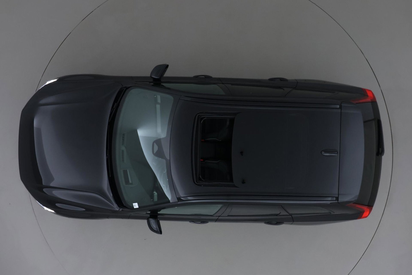 Volvo XC60 T8 Plug-in hybrid Ultra Black Edition | ACC | Panoramdak | Head-Up | Trekhaak | Harman/Kardon | 360° Camera | 21 Inch