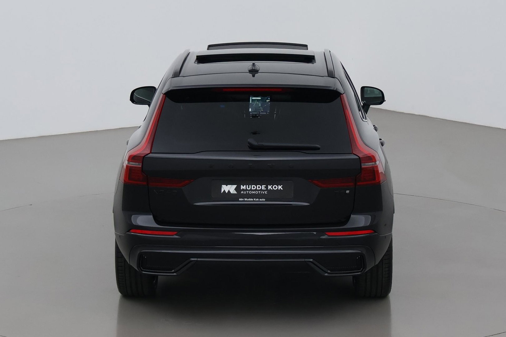 Volvo XC60 T8 Plug-in hybrid Ultra Black Edition | ACC | Panoramdak | Head-Up | Trekhaak | Harman/Kardon | 360° Camera | 21 Inch