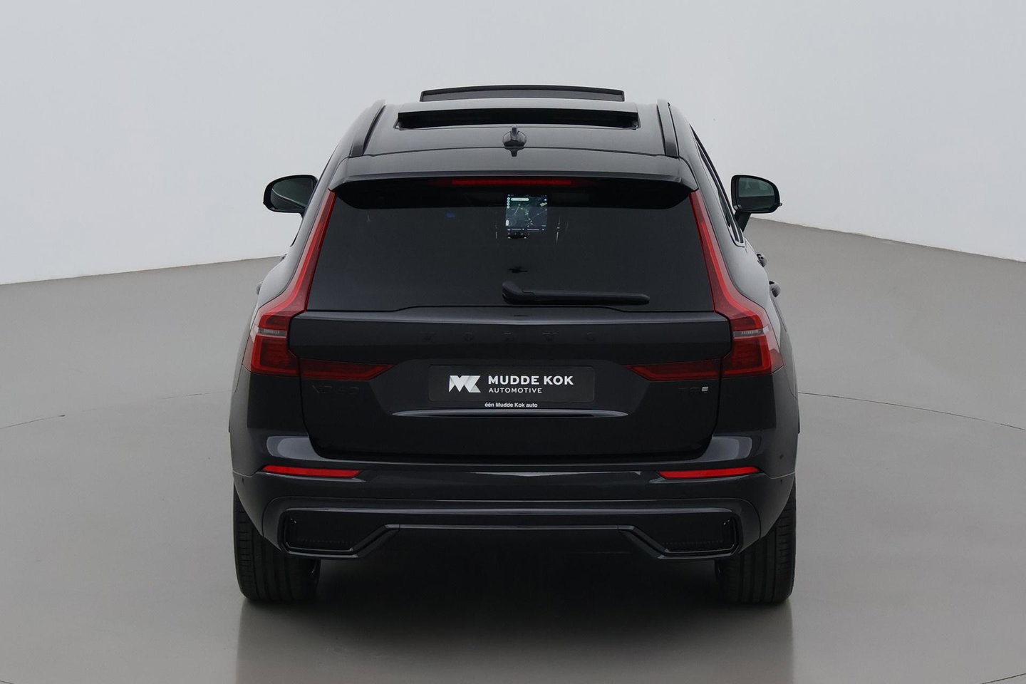 Volvo XC60 T8 Plug-in hybrid Ultra Black Edition | ACC | Panoramdak | Head-Up | Trekhaak | Harman/Kardon | 360° Camera | 21 Inch