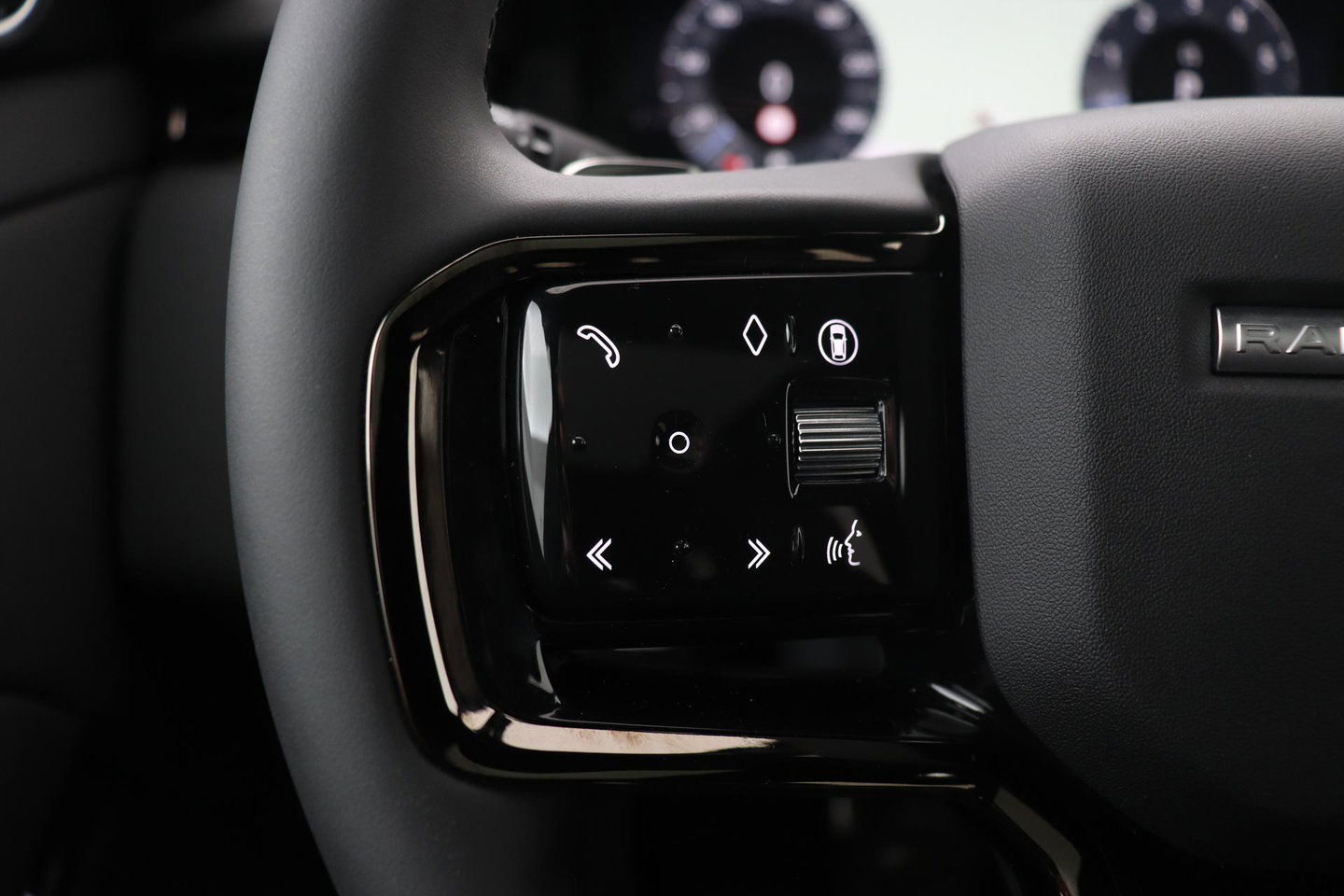 Land Rover Range Rover Evoque P270e PHEV Dynamic SE | Black Pack | Panoramadak | 360° Camera | ACC | 20 Inch