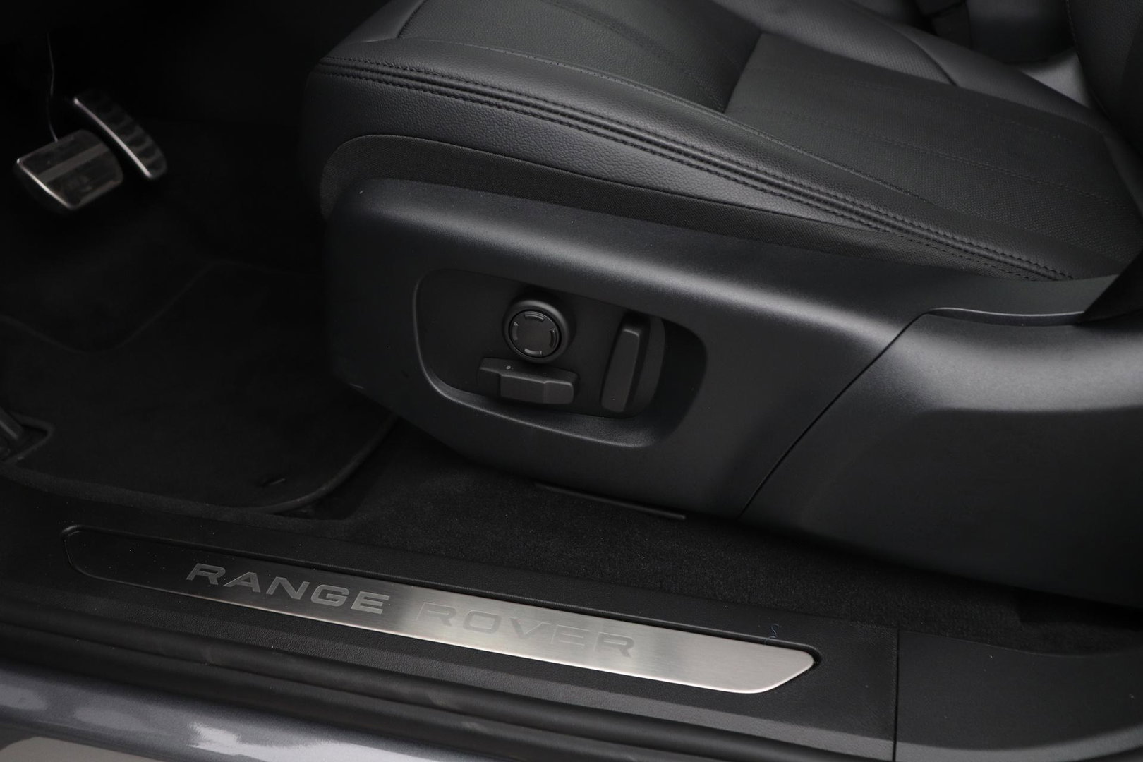 Land Rover Range Rover Evoque P270e PHEV Dynamic SE | Black Pack | Panoramadak | 360° Camera | ACC | 20 Inch