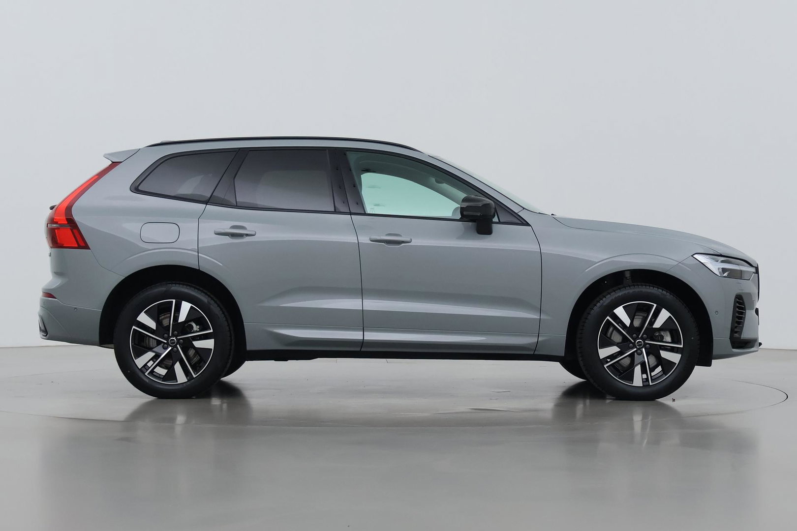 Volvo XC60 T8 Plug-in hybrid Plus Dark | ACC | Harman/Kardon | 360° Camera | Stoel+Stuurverwarming | BLIS | Memory
