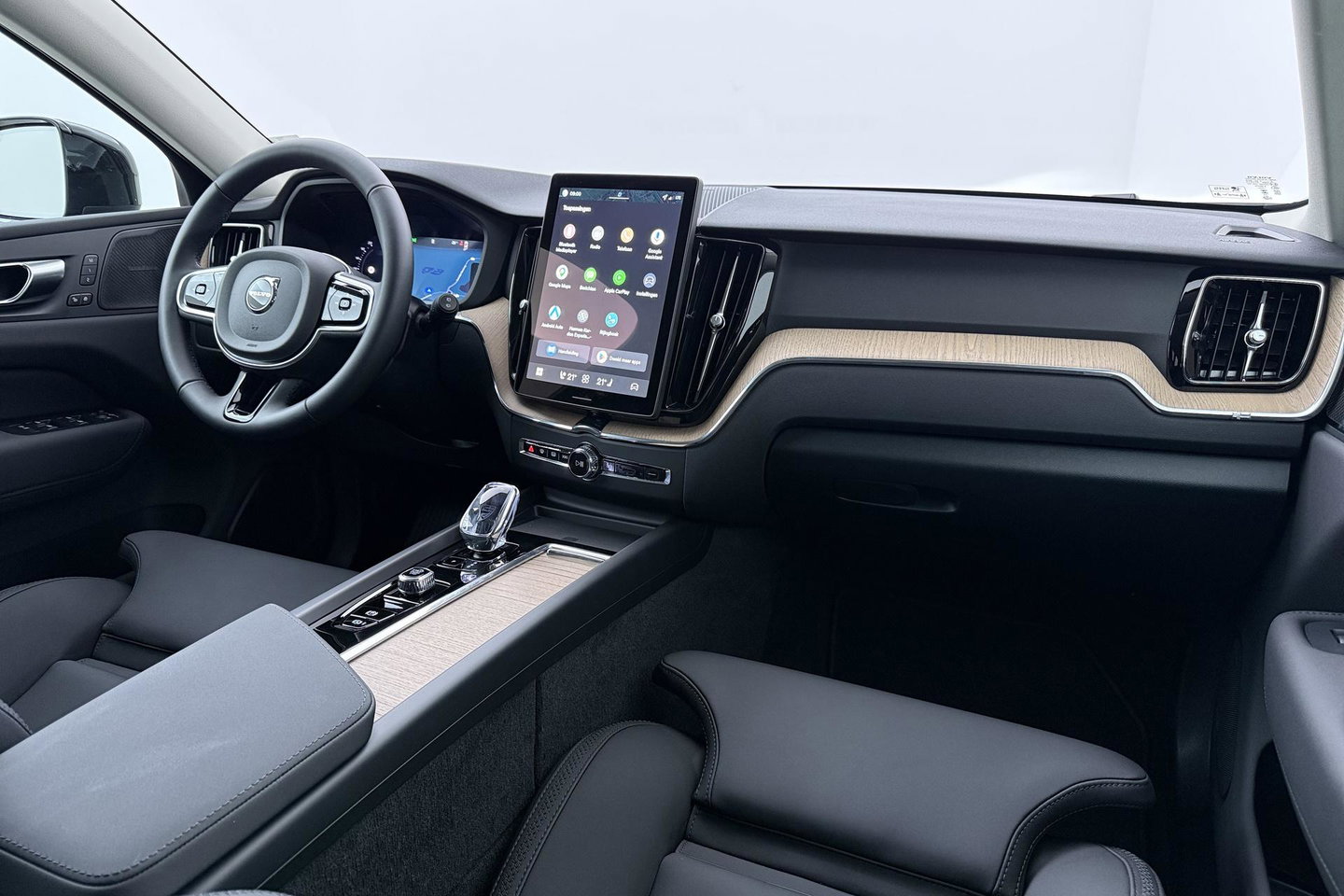 Volvo XC60 T8 Plug-in hybrid Plus Dark | ACC | Harman/Kardon | 360° Camera | Stoel+Stuurverwarming | BLIS | Memory
