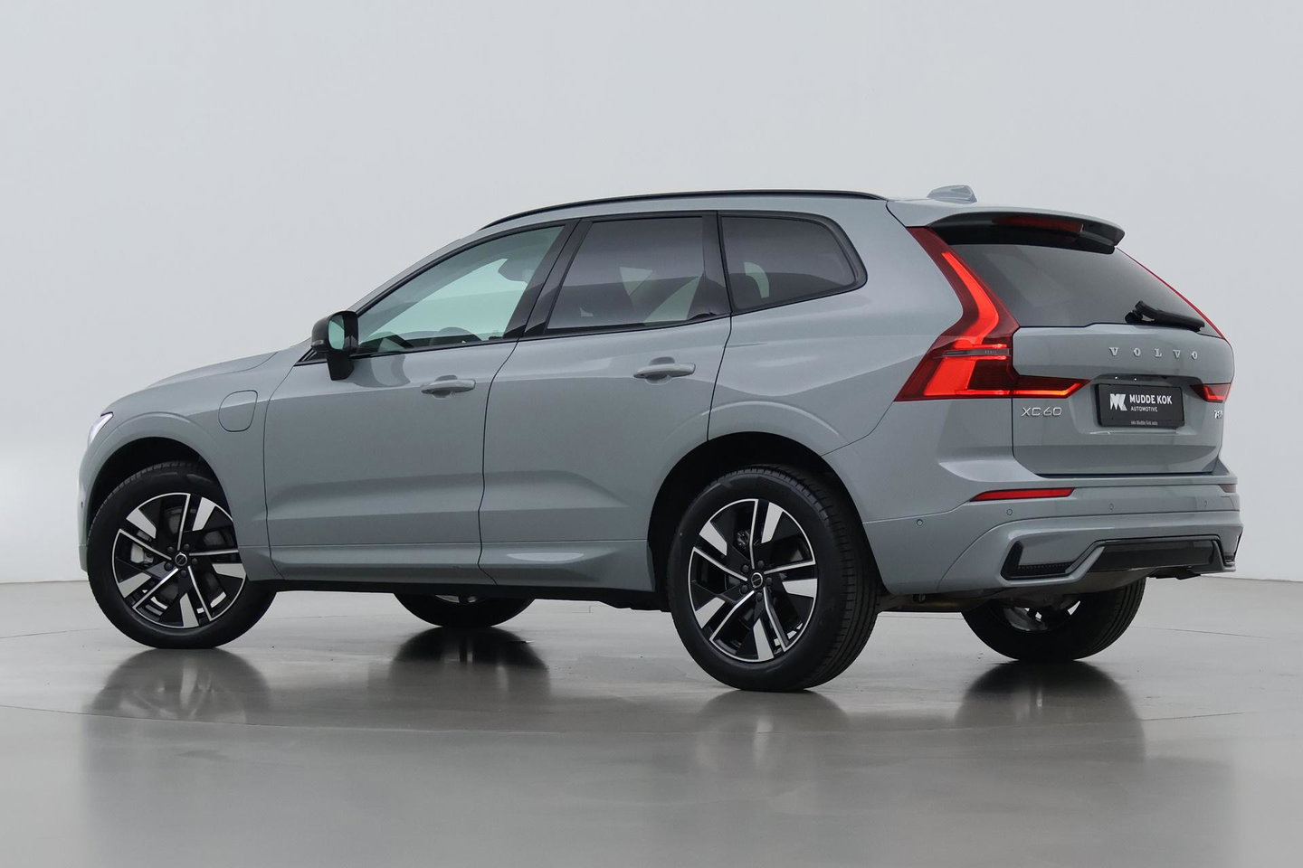 Volvo XC60 T8 Plug-in hybrid Plus Dark | ACC | Harman/Kardon | 360° Camera | Stoel+Stuurverwarming | BLIS | Memory