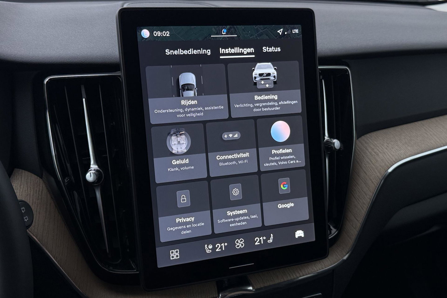 Volvo XC60 T8 Plug-in hybrid Plus Dark | ACC | Harman/Kardon | 360° Camera | Stoel+Stuurverwarming | BLIS | Memory