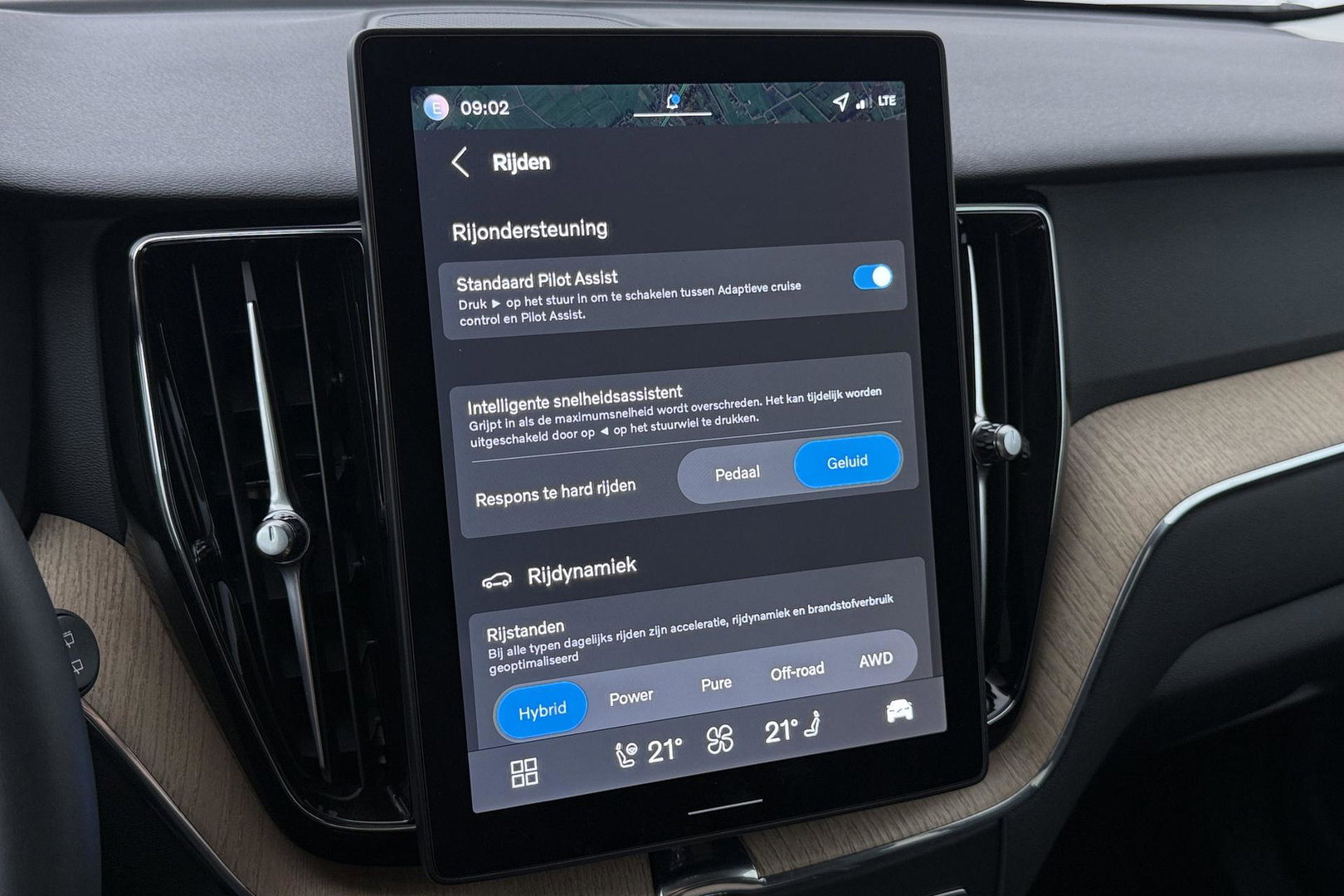 Volvo XC60 T8 Plug-in hybrid Plus Dark | ACC | Harman/Kardon | 360° Camera | Stoel+Stuurverwarming | BLIS | Memory