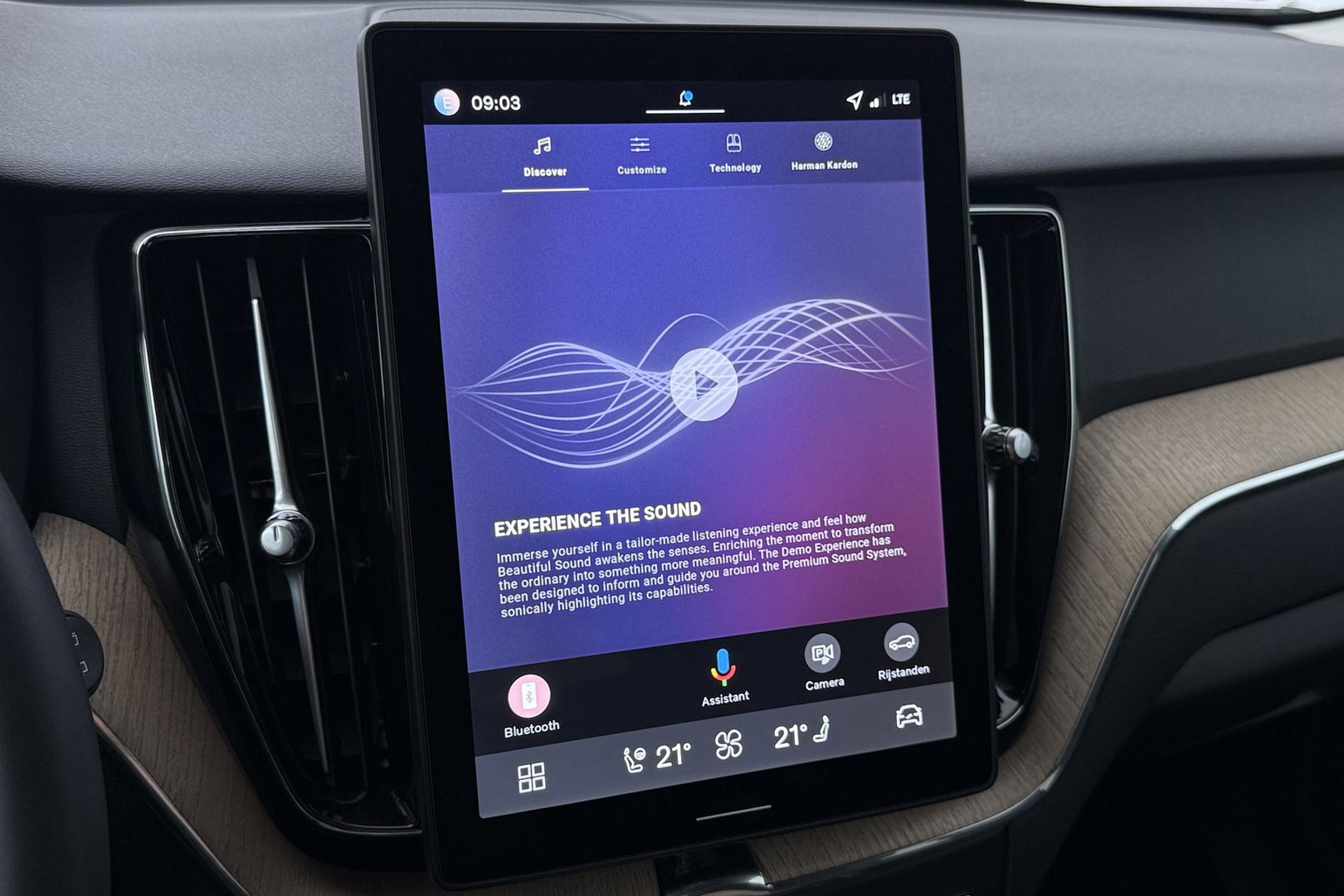 Volvo XC60 T8 Plug-in hybrid Plus Dark | ACC | Harman/Kardon | 360° Camera | Stoel+Stuurverwarming | BLIS | Memory