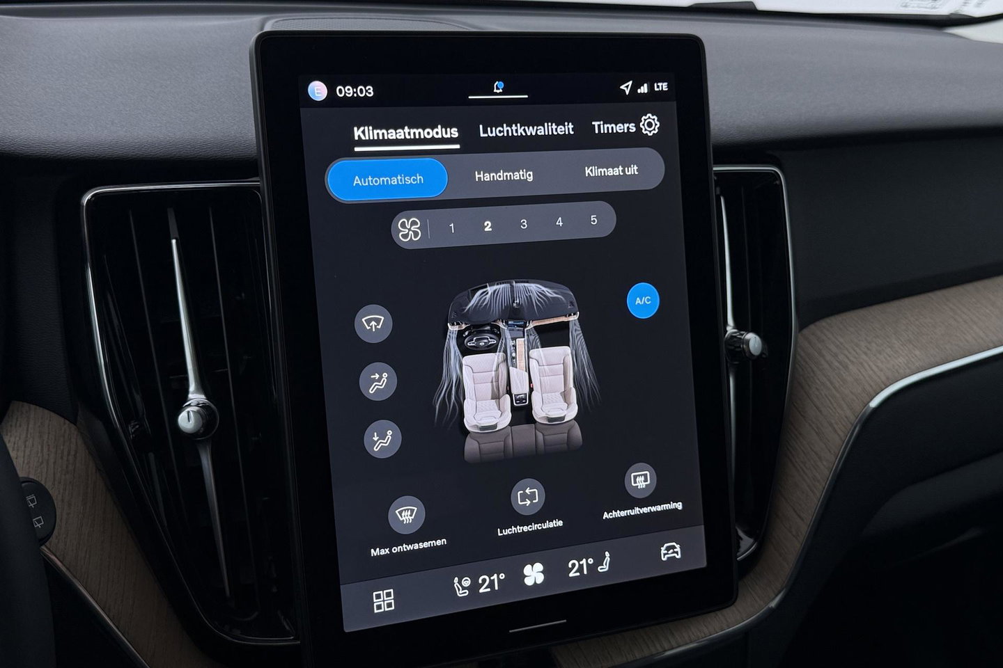 Volvo XC60 T8 Plug-in hybrid Plus Dark | ACC | Harman/Kardon | 360° Camera | Stoel+Stuurverwarming | BLIS | Memory