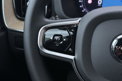 Volvo XC60 T8 Plug-in hybrid Plus Dark | ACC | Harman/Kardon | 360° Camera | Stoel+Stuurverwarming | BLIS | Memory