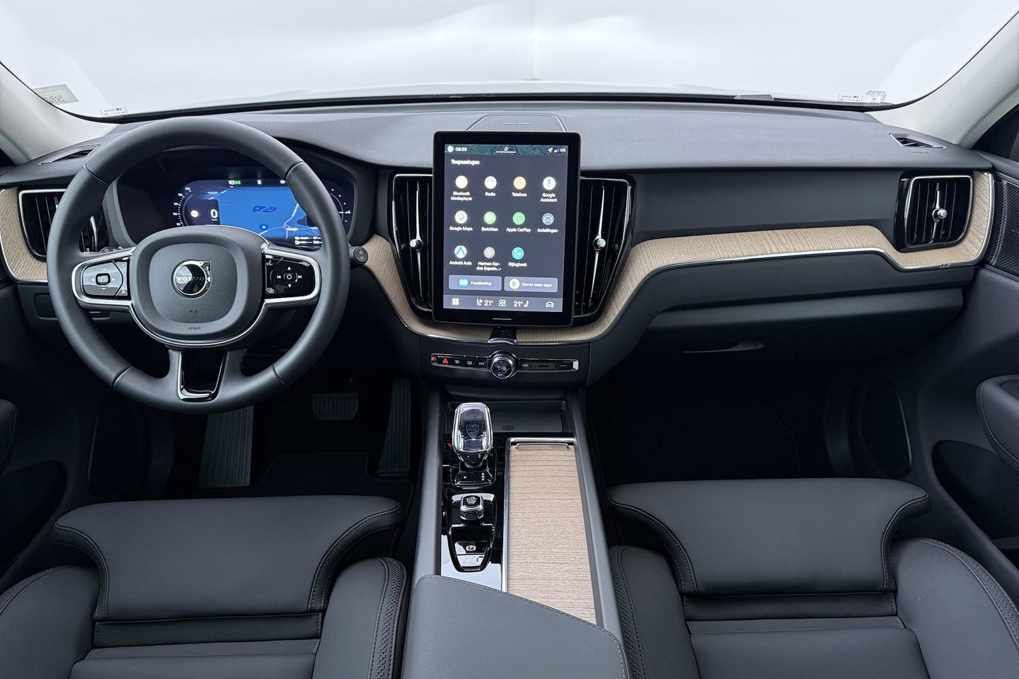 Volvo XC60 T8 Plug-in hybrid Plus Dark | ACC | Harman/Kardon | 360° Camera | Stoel+Stuurverwarming | BLIS | Memory