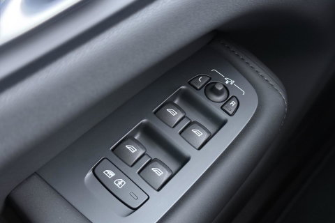 Volvo XC60 T8 Plug-in hybrid Plus Dark | ACC | Harman/Kardon | 360° Camera | Stoel+Stuurverwarming | BLIS | Memory