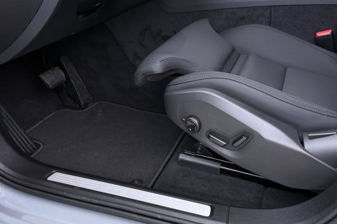 Volvo XC60 T8 Plug-in hybrid Plus Dark | ACC | Harman/Kardon | 360° Camera | Stoel+Stuurverwarming | BLIS | Memory