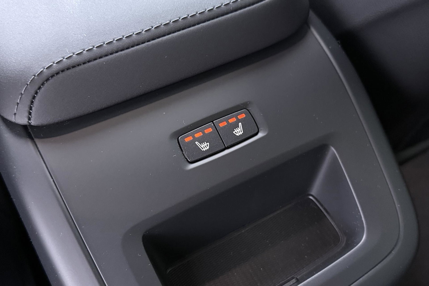 Volvo XC60 T8 Plug-in hybrid Plus Dark | ACC | Harman/Kardon | 360° Camera | Stoel+Stuurverwarming | BLIS | Memory