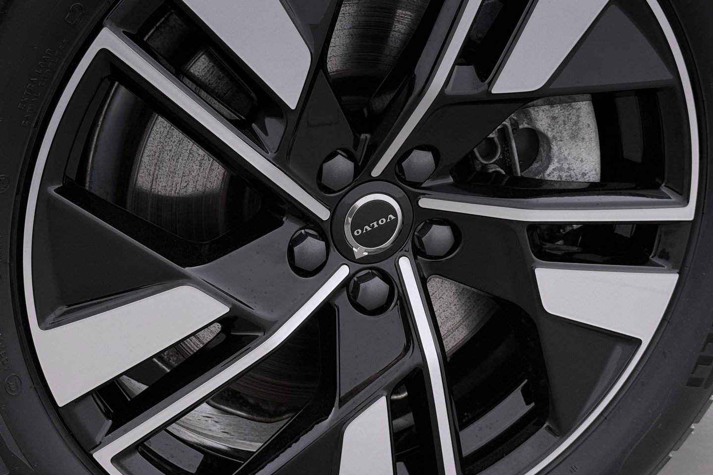 Volvo XC60 T8 Plug-in hybrid Plus Dark | ACC | Harman/Kardon | 360° Camera | Stoel+Stuurverwarming | BLIS | Memory