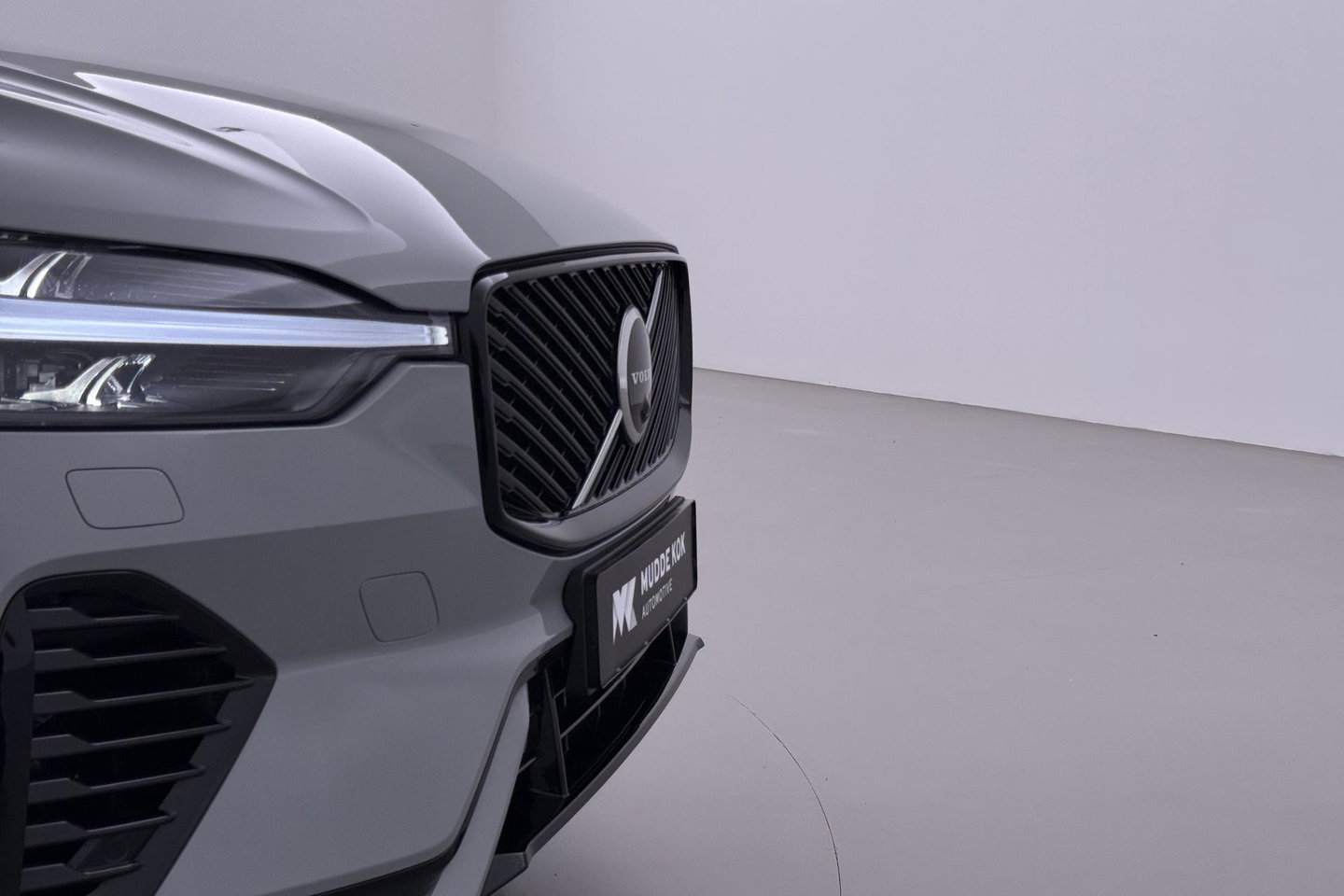 Volvo XC60 T8 Plug-in hybrid Plus Dark | ACC | Harman/Kardon | 360° Camera | Stoel+Stuurverwarming | BLIS | Memory