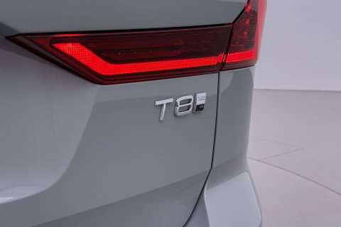 Volvo XC60 T8 Plug-in hybrid Plus Dark | ACC | Harman/Kardon | 360° Camera | Stoel+Stuurverwarming | BLIS | Memory