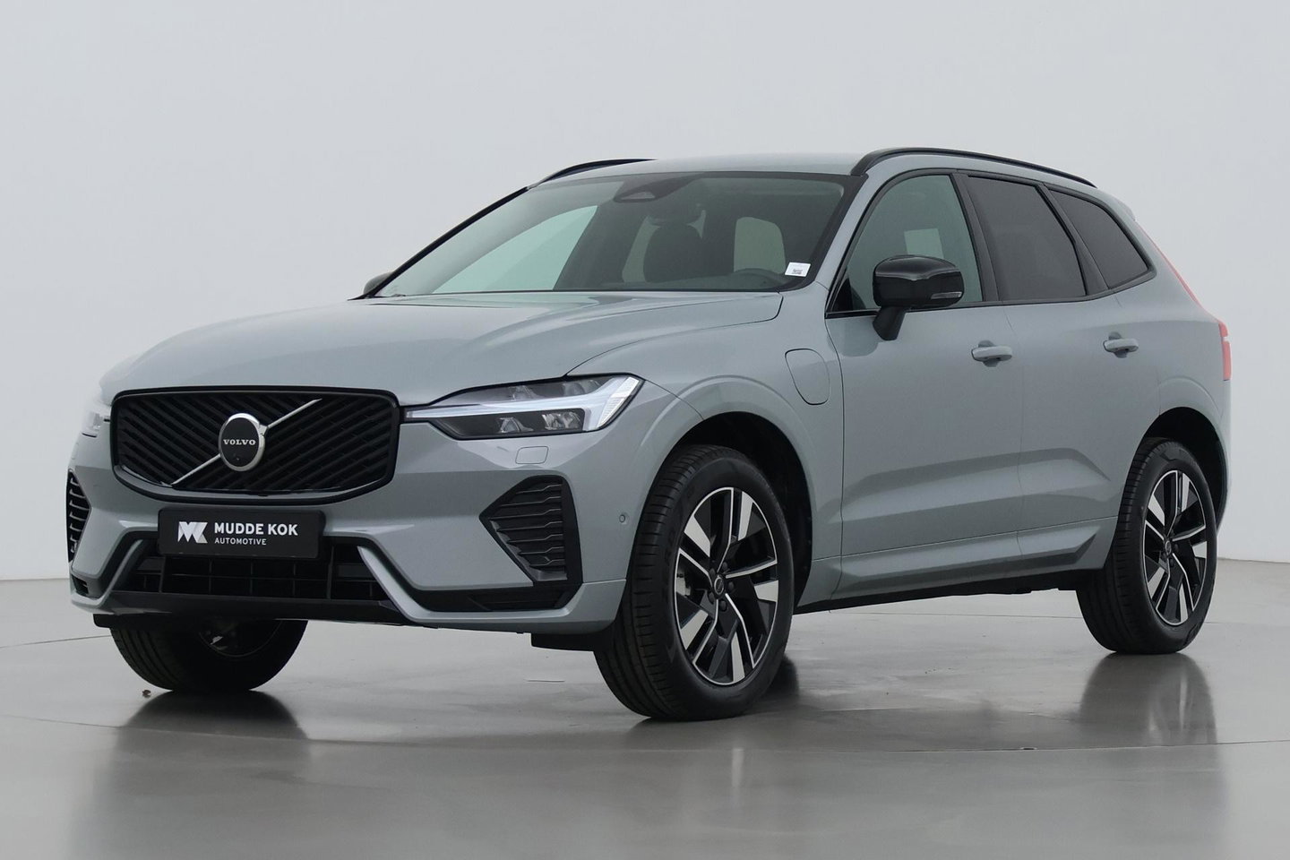 Volvo XC60 T8 Plug-in hybrid Plus Dark | ACC | Harman/Kardon | 360° Camera | Stoel+Stuurverwarming | BLIS | Memory