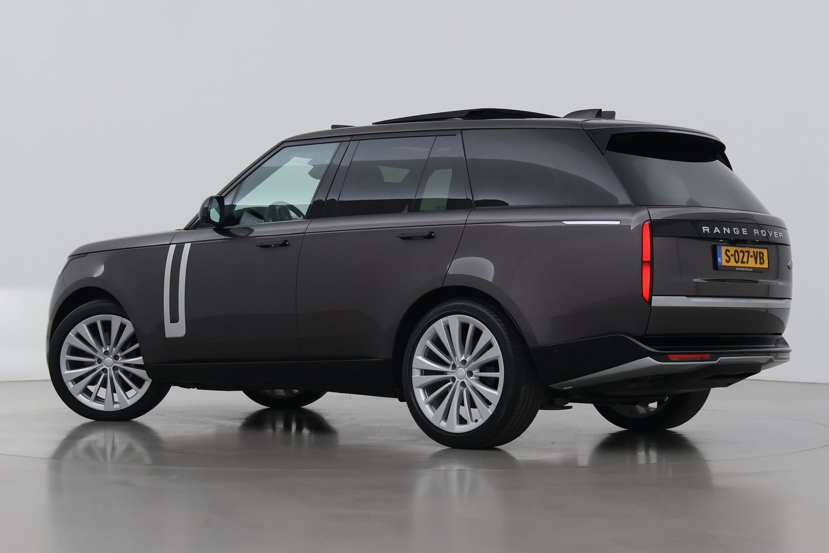 Land Rover Range Rover 3.0 D350 First Edition MHEV | ACC | Rear Seat Entertainment | Luchtvering | 23 Inch | 360° Camera | Massage | Trekhaak