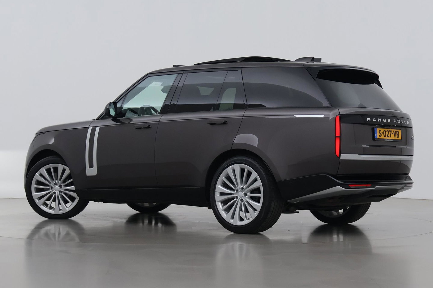Land Rover Range Rover 3.0 D350 First Edition MHEV | ACC | Rear Seat Entertainment | Luchtvering | 23 Inch | 360° Camera | Massage | Trekhaak