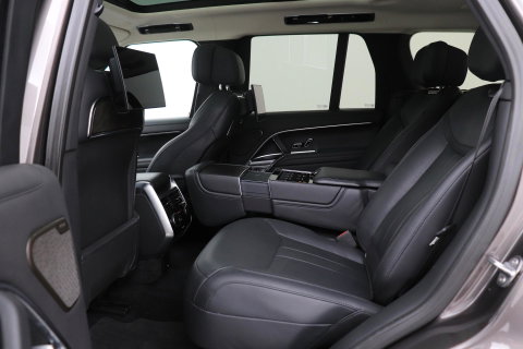 Land Rover Range Rover 3.0 D350 First Edition MHEV | ACC | Rear Seat Entertainment | Luchtvering | 23 Inch | 360° Camera | Massage | Trekhaak