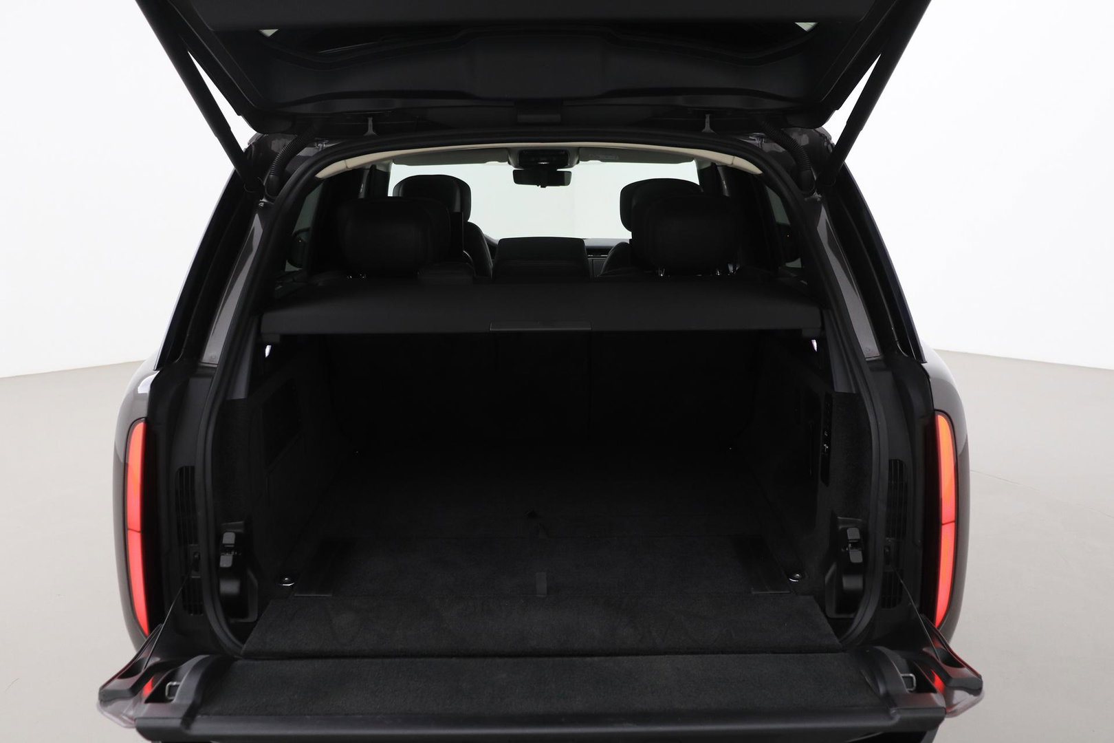 Land Rover Range Rover 3.0 D350 First Edition MHEV | ACC | Rear Seat Entertainment | Luchtvering | 23 Inch | 360° Camera | Massage | Trekhaak