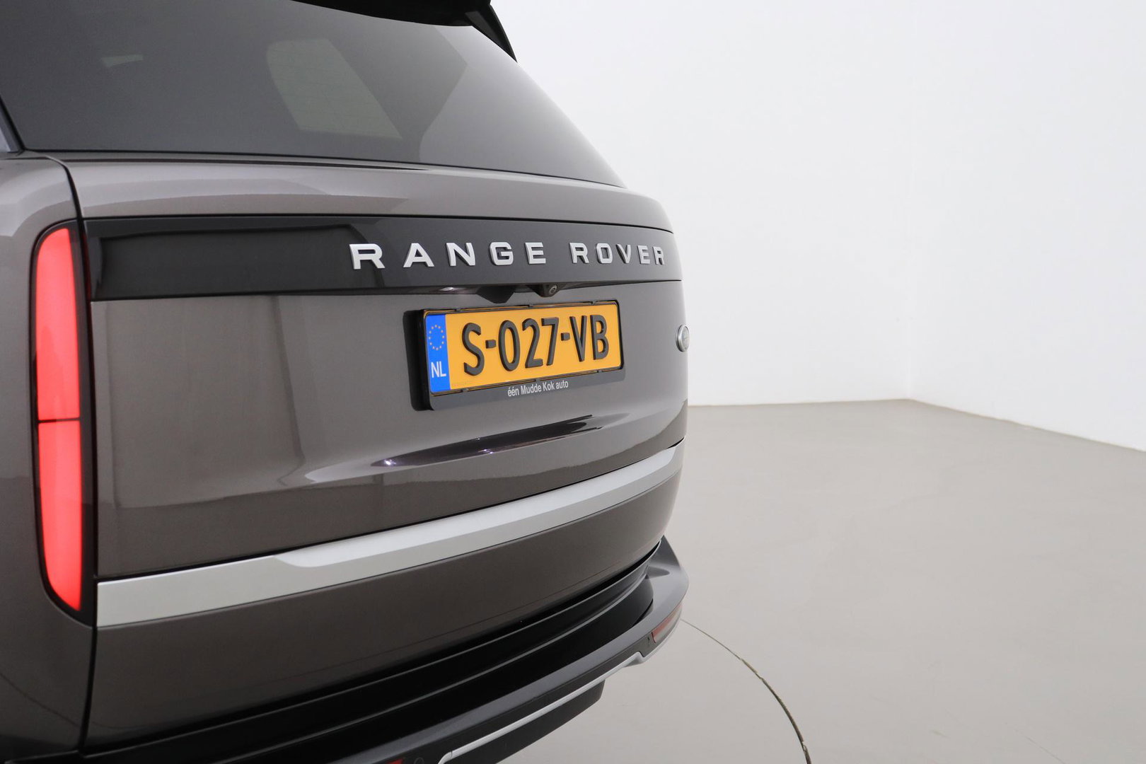 Land Rover Range Rover 3.0 D350 First Edition MHEV | ACC | Rear Seat Entertainment | Luchtvering | 23 Inch | 360° Camera | Massage | Trekhaak