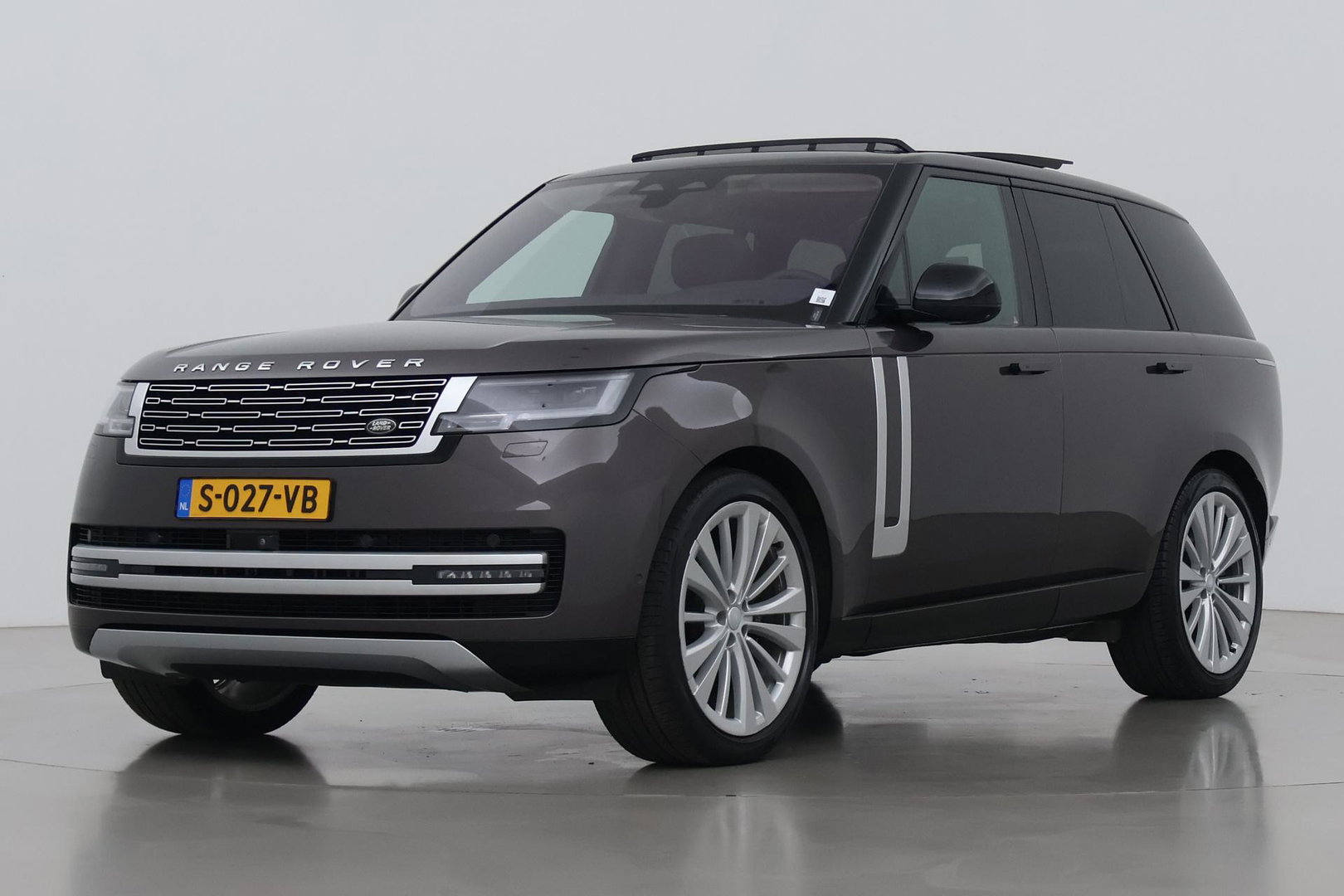 Land Rover Range Rover 3.0 D350 First Edition MHEV | ACC | Rear Seat Entertainment | Luchtvering | 23 Inch | 360° Camera | Massage | Trekhaak