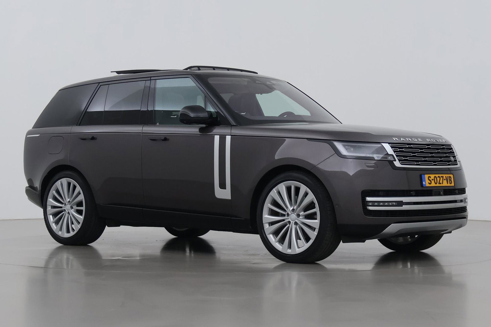 Land Rover Range Rover 3.0 D350 First Edition MHEV | ACC | Rear Seat Entertainment | Luchtvering | 23 Inch | 360° Camera | Massage | Trekhaak
