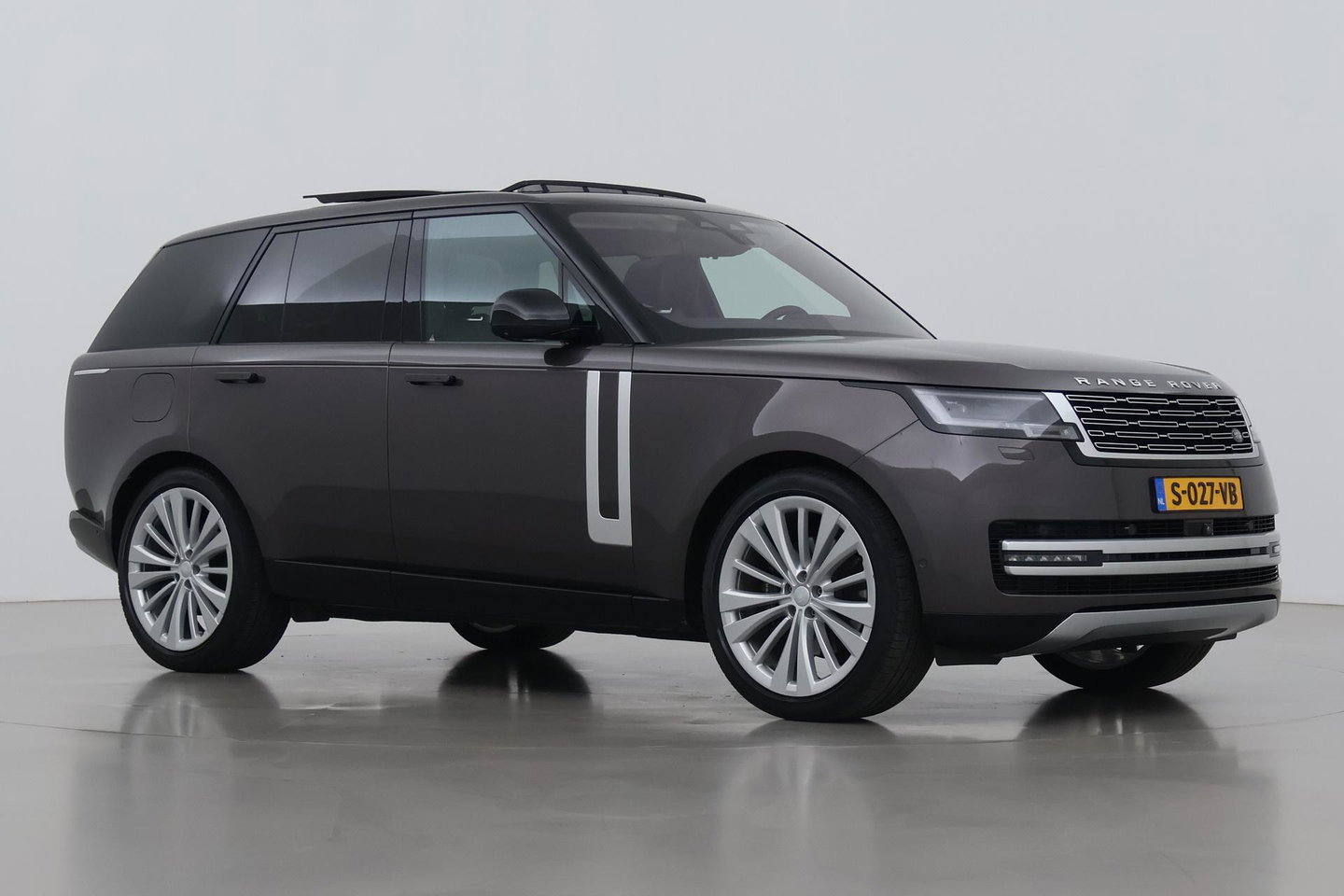 Land Rover Range Rover 3.0 D350 First Edition MHEV | ACC | Rear Seat Entertainment | Luchtvering | 23 Inch | 360° Camera | Massage | Trekhaak