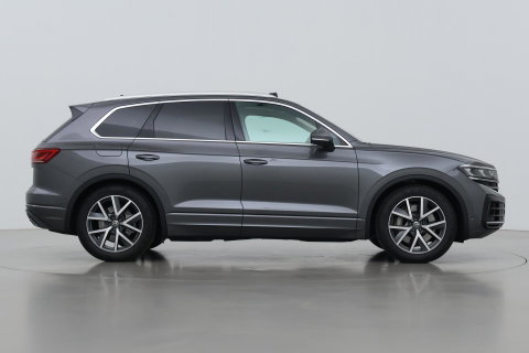 Volkswagen Touareg 3.0 TSi eHybrid 4MOTION Elegance | Luchtvering | Trekhaak | Panoramadak | Head-Up | 360 Camera | Ventilatie | Stoel+Stuurverwarming